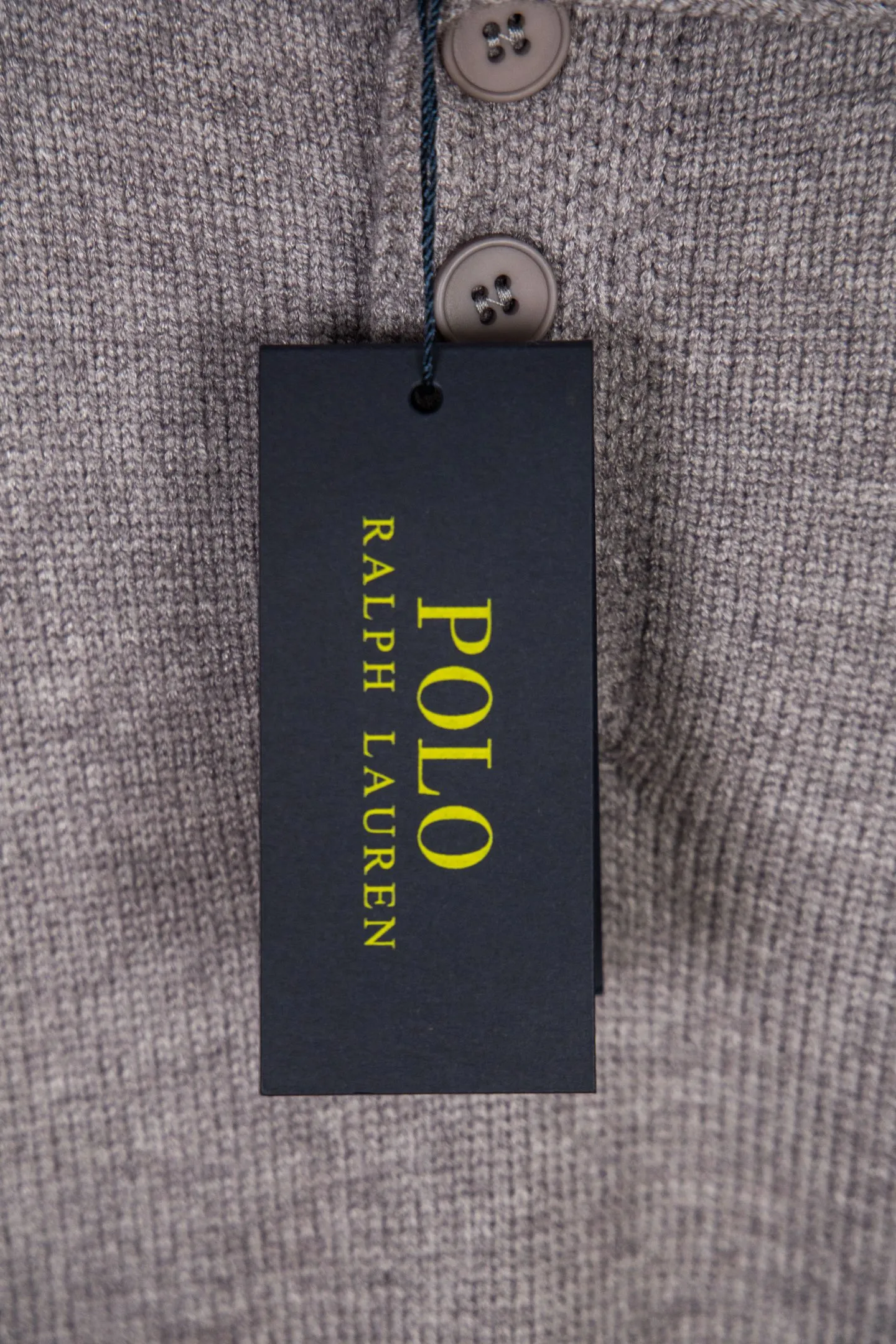 P240 2025 Ralph Lauren #ootddailywear #Autumn and winter sweater #Knitted sweater outfit #ralph lauren sweater #Can be worn by both men and women I finally waited until the Ralph men’s twist sweater half-button chest shirt was put on and it’s finally here! The hottest half-zip sweater! Limited editions every year, there won’t be many models in the store! Ralph Lauren men's half-button sweater has a really nice shape. It can be worn alone or as a coat. It can be worn outside or worn with a shirt~100% pure cotton. #Practical wear. Color, white, navy blue, khaki, gray, size S to Limited editions every year, there won’t be many models in the store! Ralph Lauren men's half-zip twist sweater [Fire R] has a really nice shape. It can be worn alone or as a jacket. It can be worn inside or outside, or it can be worn with a shirt inside ~ 100% pure cotton #Practical wear,, style number, 8023. Color, white, navy blue, khaki, gray, size S to XL